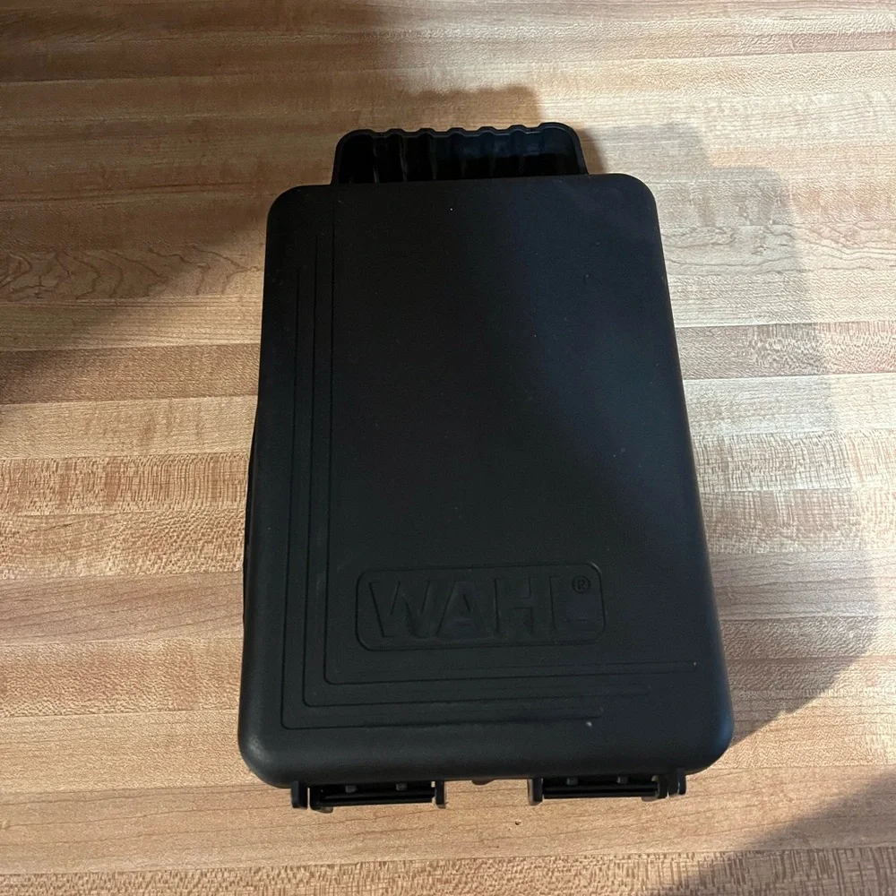 Wahl white black